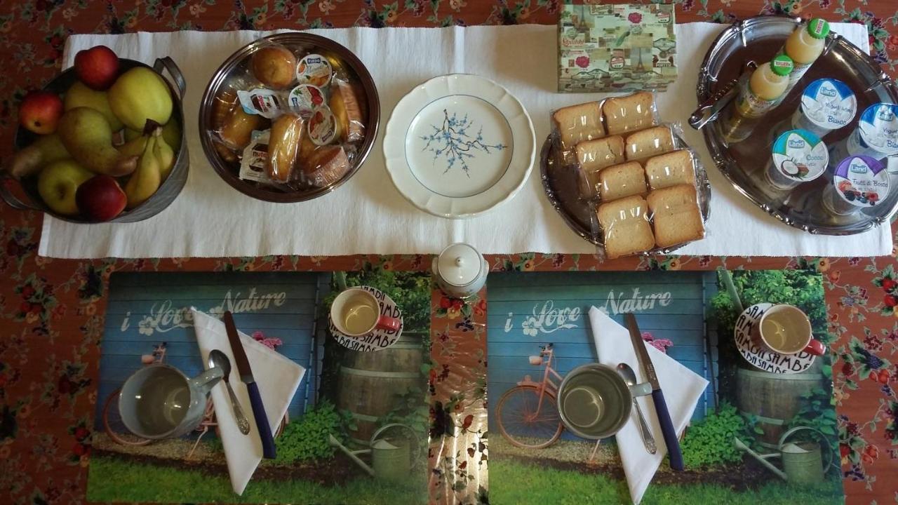 B&B Maria Montis 아세미니 외부 사진